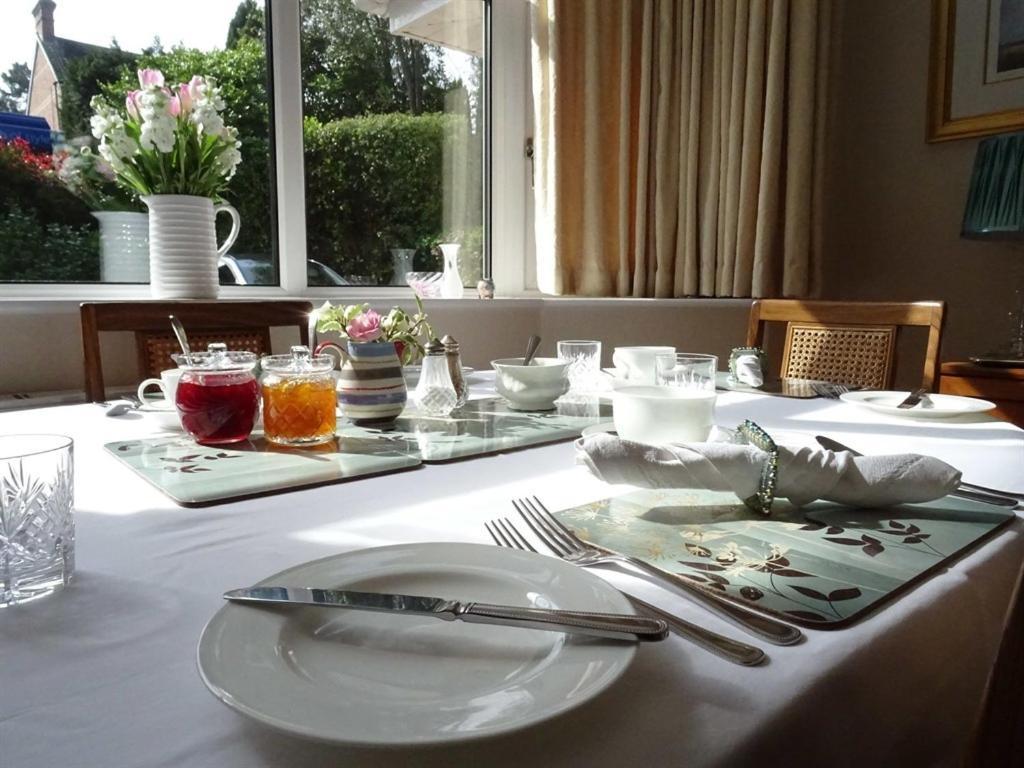 Honey Lodge Broadstone Bagian luar foto