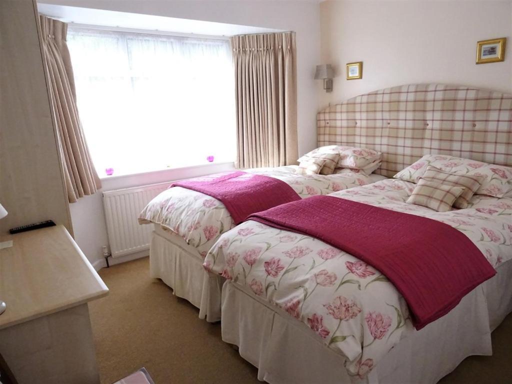 Honey Lodge Broadstone Ruang foto