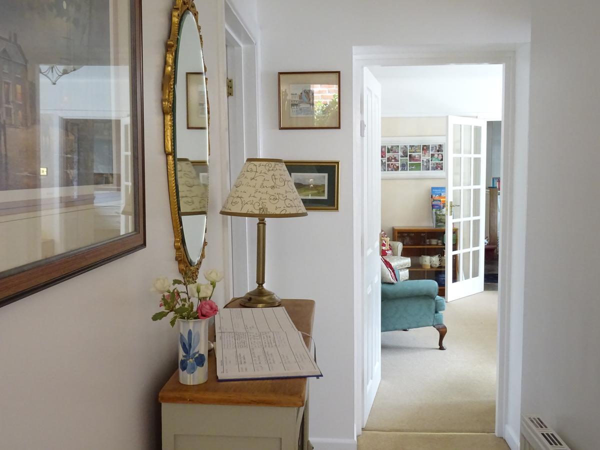 Honey Lodge Broadstone Bagian luar foto